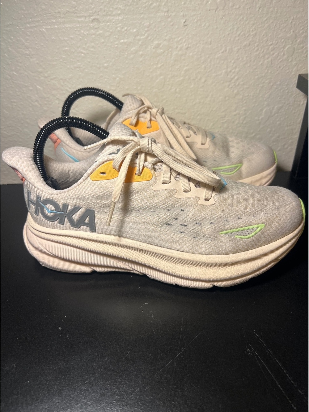 Hoka Clifton 9 Tan
